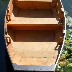Новая вёсельная лодка