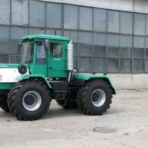 Трактор колісний ХТА - 200