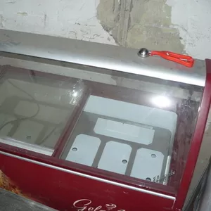 Продам морозильную витрину для твердого мороженого бу для кафе