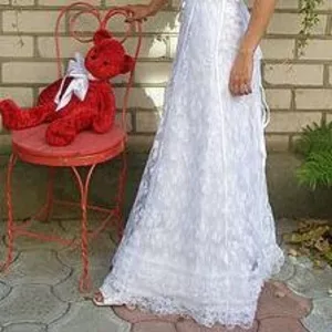 Продам новое свадебное платье из белого гипюра