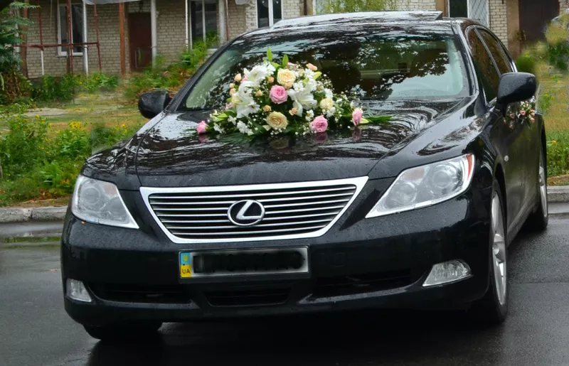 Аренда автомобиля с водителем на свадебные торжества