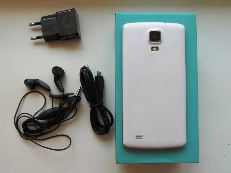 Смартфон Sony Xperia White (2sim,  экран 4, 5дюйма,  Android 4.2.2, GPS) 3